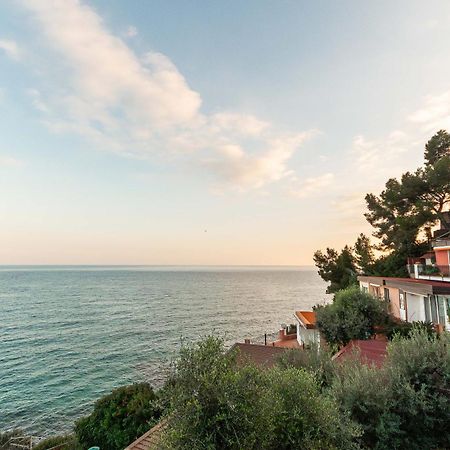C22 Beachfront Villa - Spa Bath, Pool, Private Beach, Parking Free Andora Ngoại thất bức ảnh