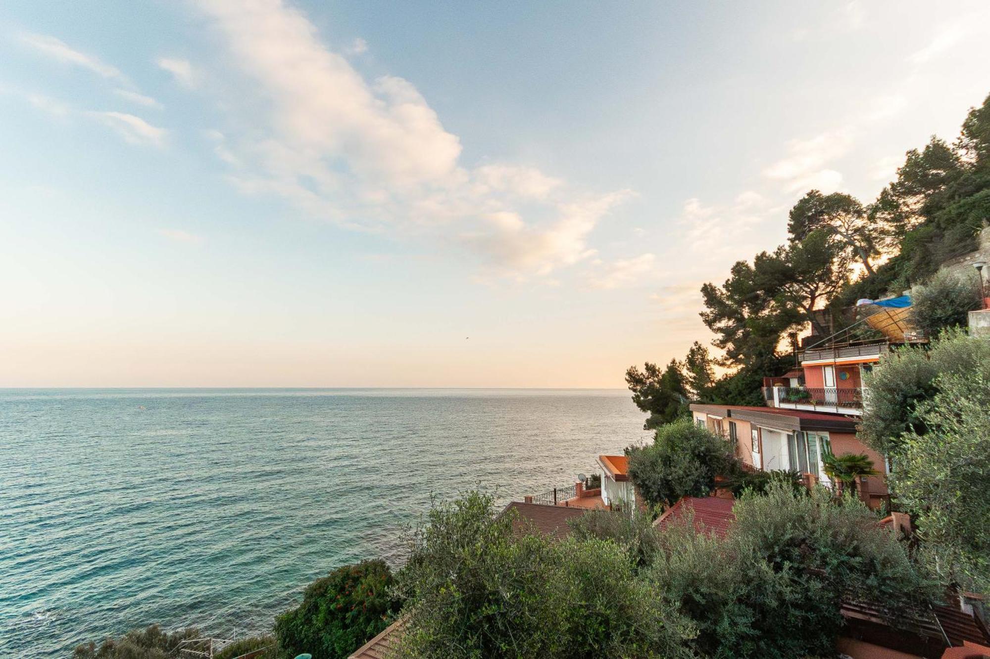 C22 Beachfront Villa - Spa Bath, Pool, Private Beach, Parking Free Andora Ngoại thất bức ảnh
