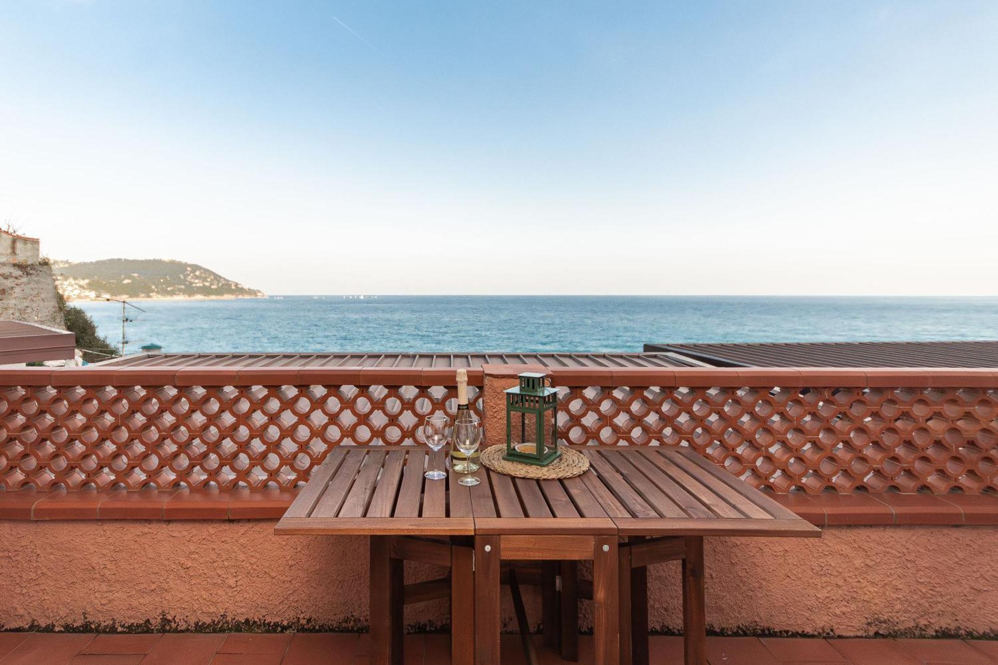 C22 Beachfront Villa - Spa Bath, Pool, Private Beach, Parking Free Andora Ngoại thất bức ảnh